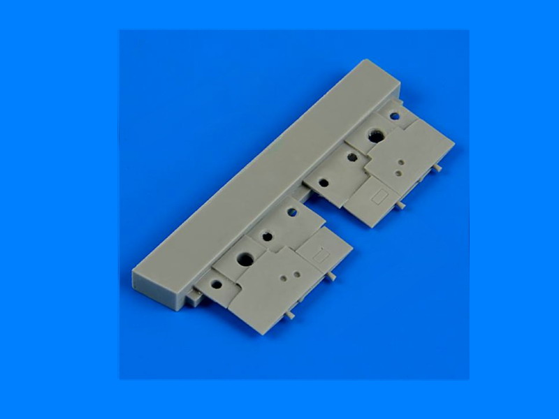 QB72455 EE Lightning F.2A pylons 1/72